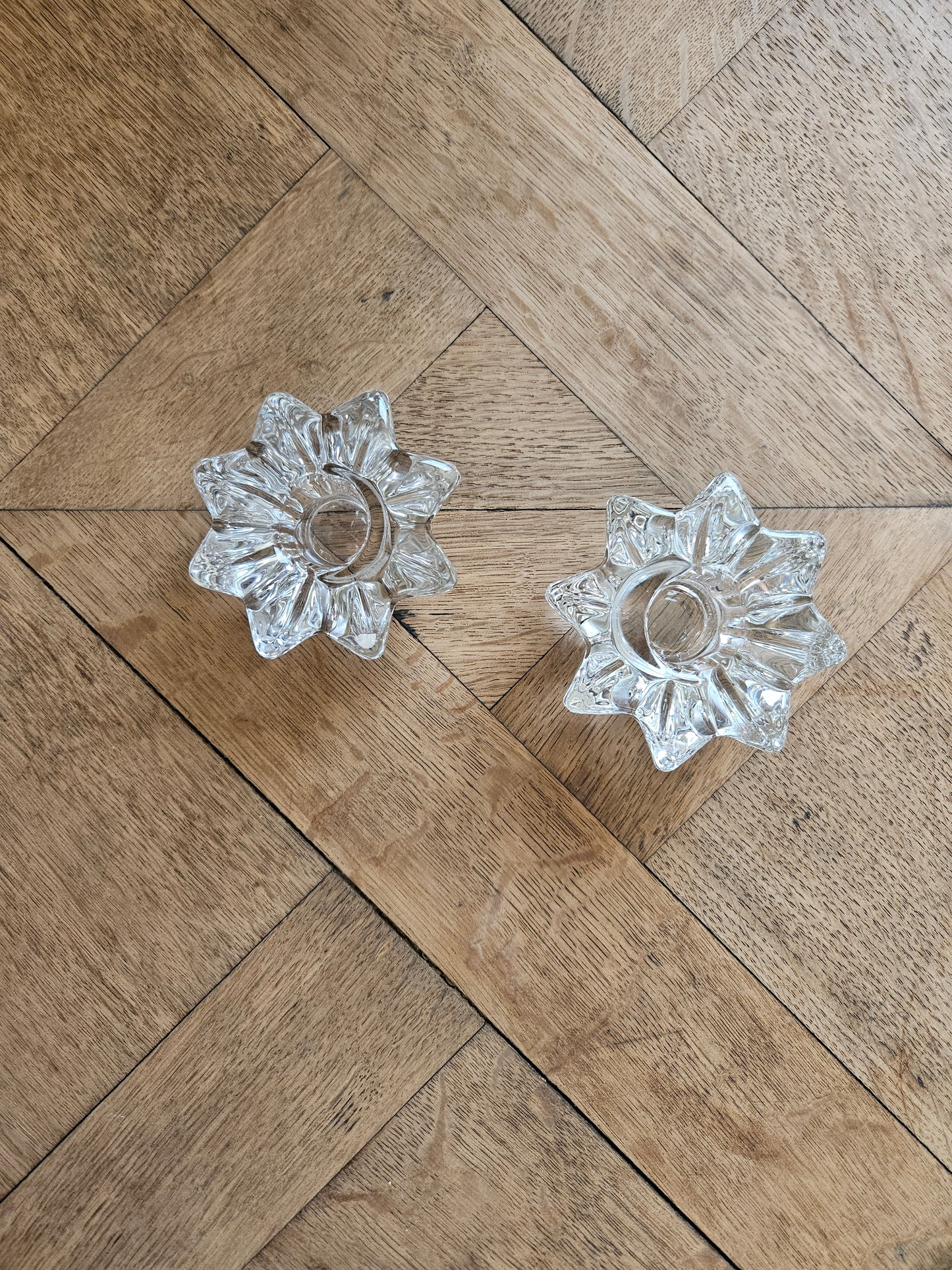 Lotbde 2 bougeoirs vintage en cristal de Vannes. Forme d’étoile. 