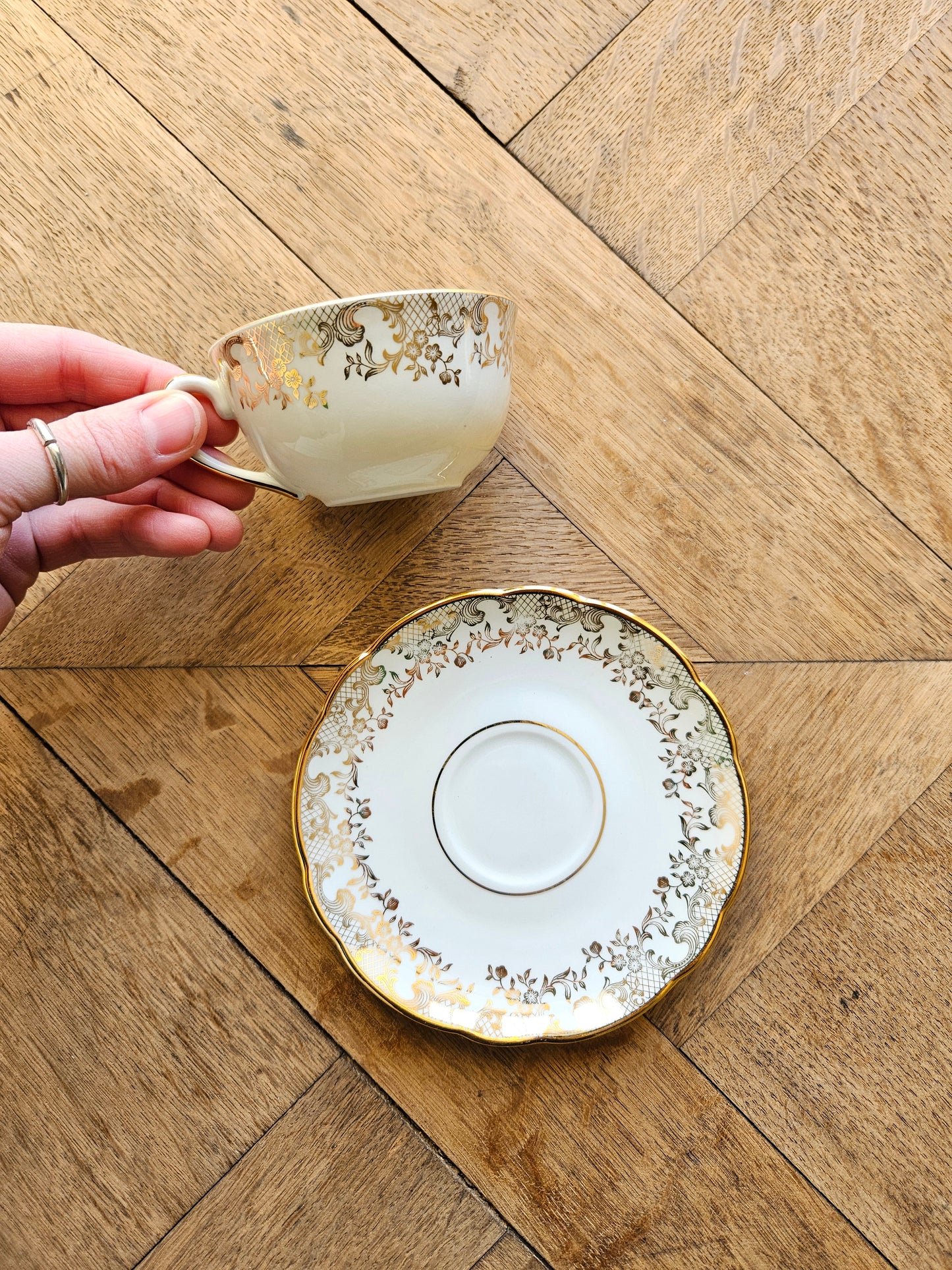 Tasses en porcelaine, dorées