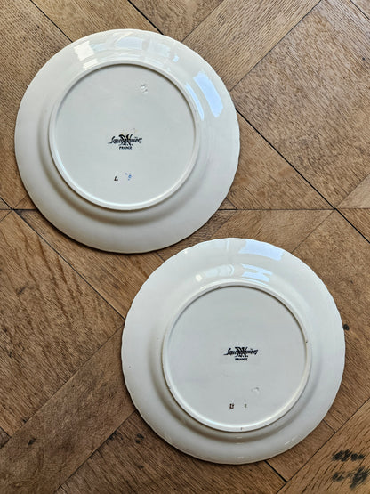 2 assiettes plates Sarreguemines, Louis XV