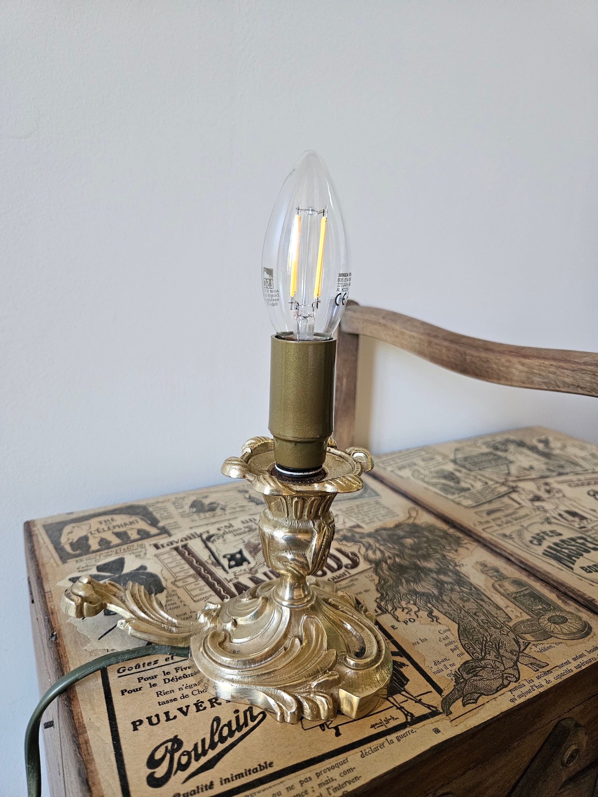 Lampe à poser ou de bureau, bougeoir vintage en laiton