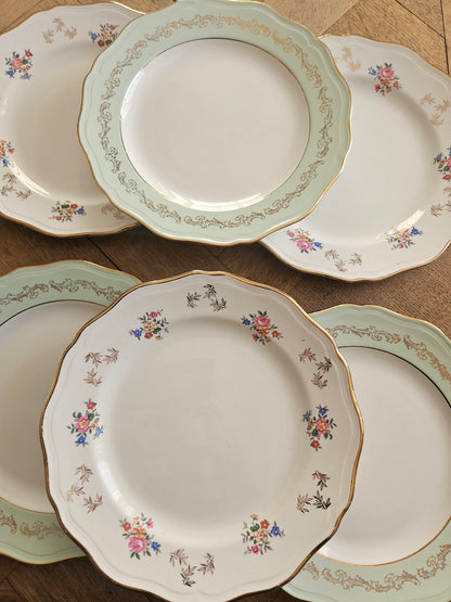 Lot de 6 assiettes plates anciennes dépareillées. Style shabby chic. L’amandinoise. Décor vert d’eau, petites fleurs et dorure.