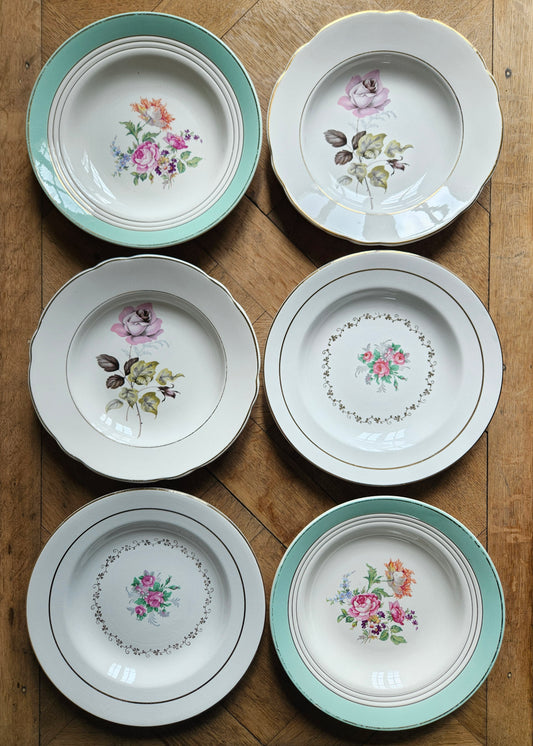 Mix and match de 6 assiettes creuses anciennes style shabby chic. Mint et fleurs. 