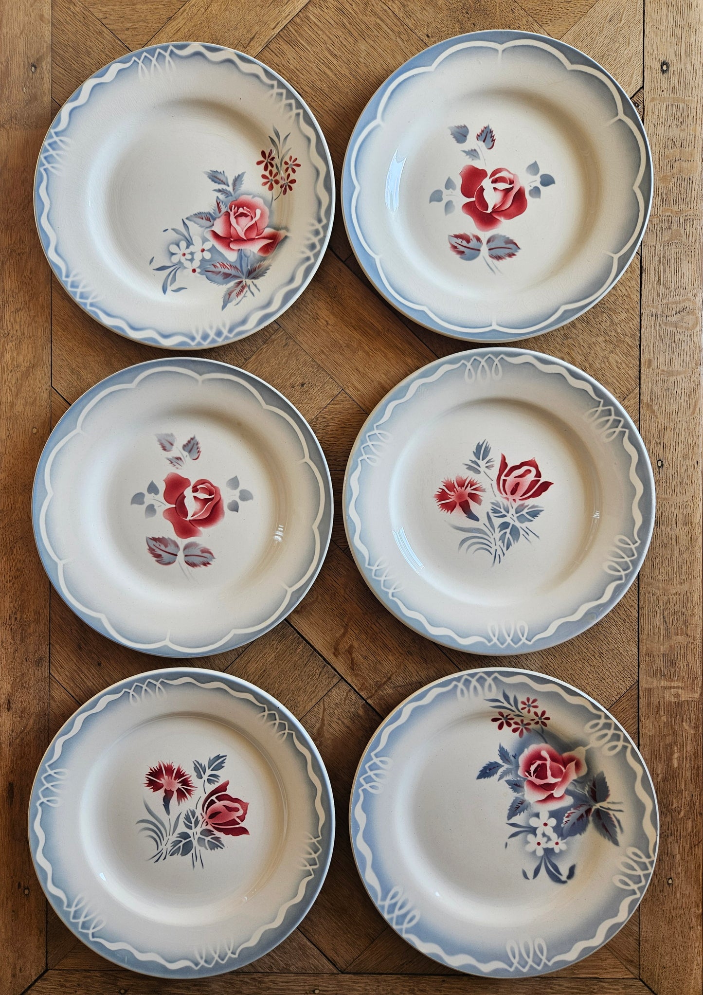 Mélange de 6 assiettes vintage Digoin. Modèles Provence, Olga et Juliette