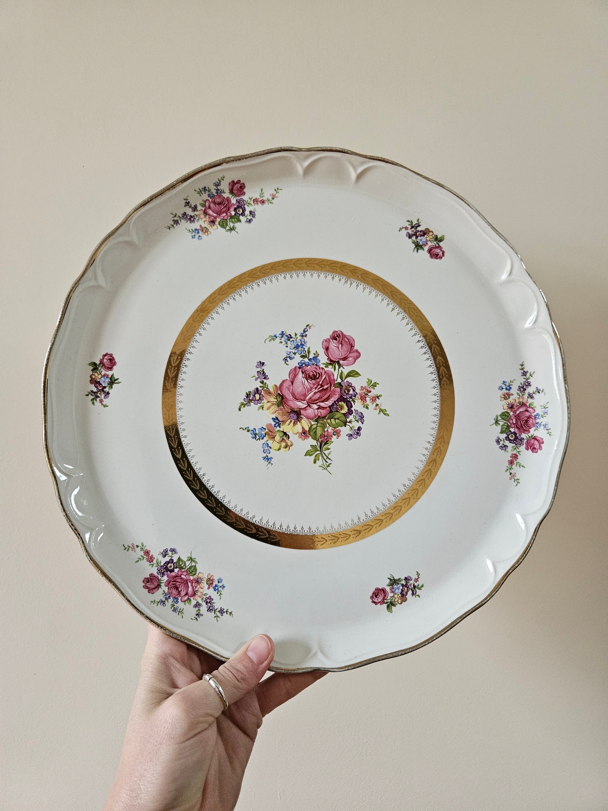 Plat à tarte vintage décor fleuri style shabby chic. Extra plat.