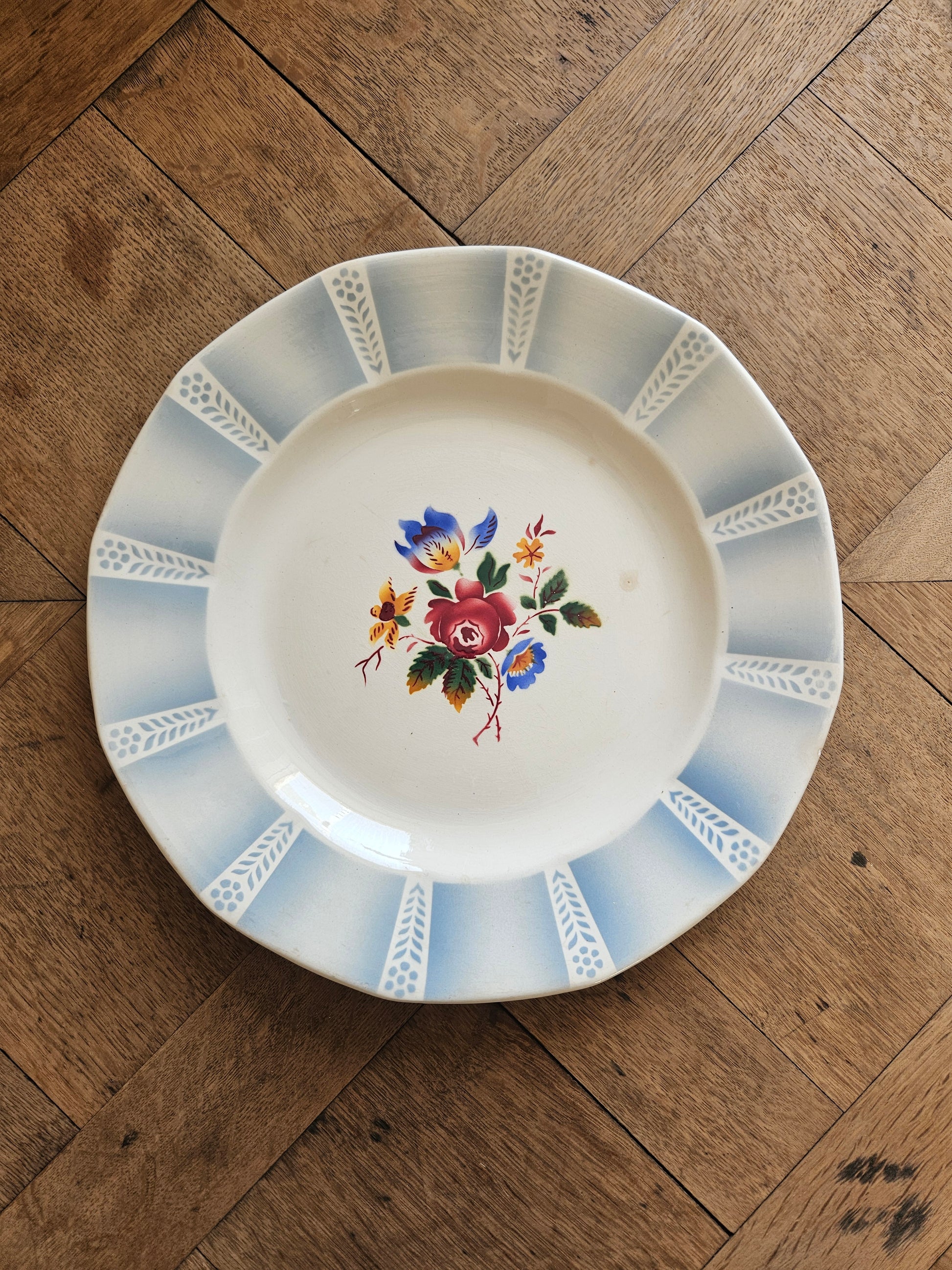 Plat ancien claude Sarreguemines style rétro 
