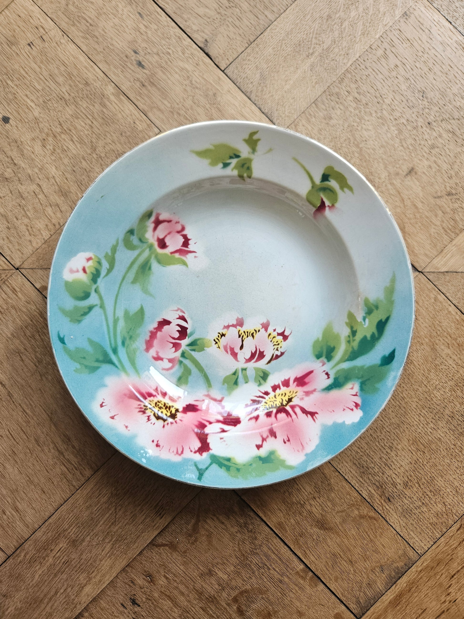 Plat creux ancien multicolore st amand et hamage decor pivoines