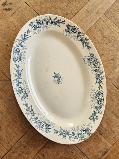 Plat ovale ancien longwy cyrano. Terre de fer.