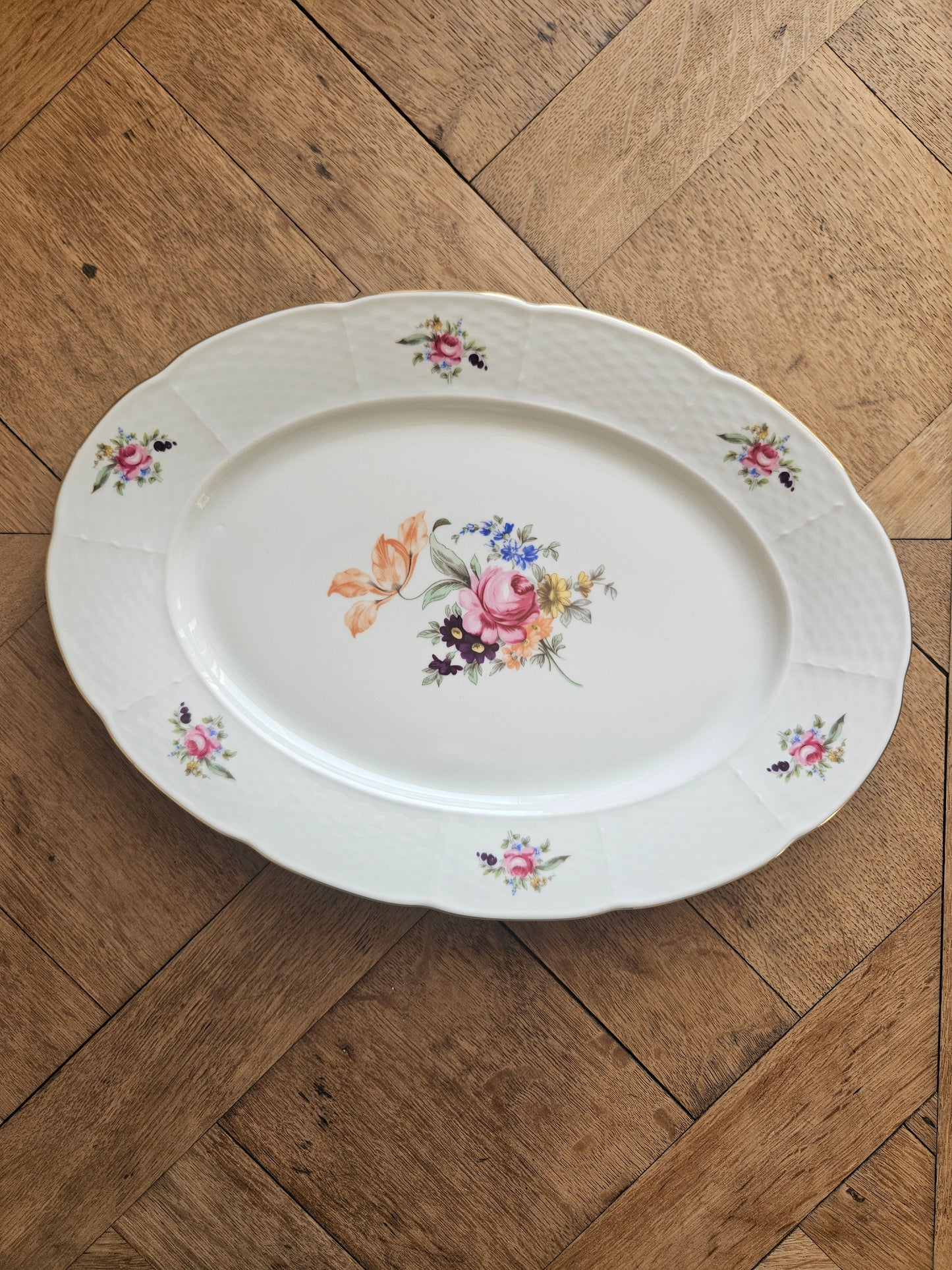 Plat ovale porcelaine de Bohême