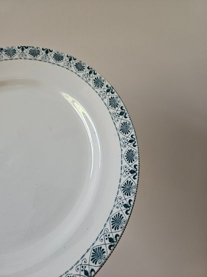 Plat rond vintage Salins, modèle Celtic. Terre de fer.