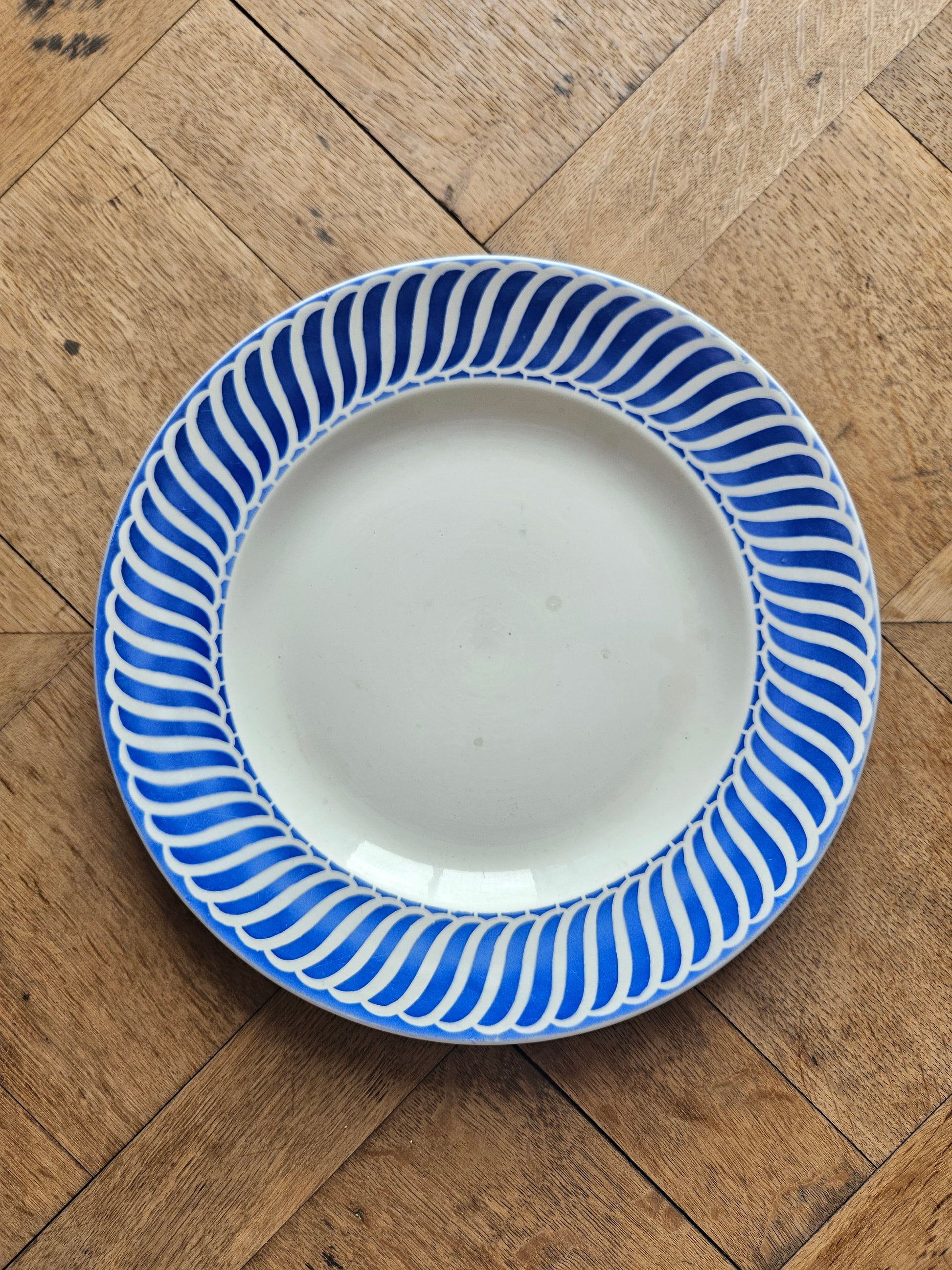 Plat rond ancien manufacture Digoin, modèle Jacquot couleur bleu