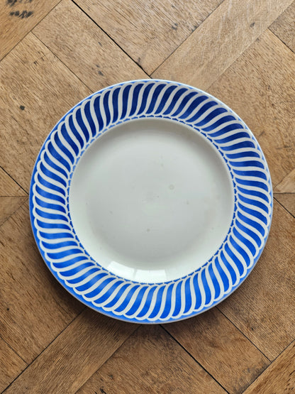 Plat rond ancien manufacture Digoin, modèle Jacquot couleur bleu