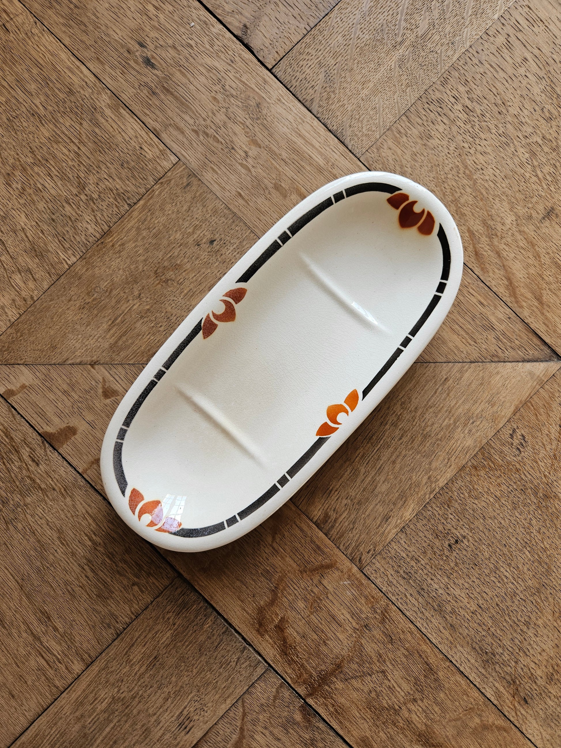Porte savon ancien noir et orange. Style art déco 
