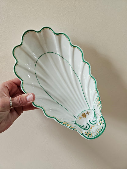 Ravier coquille liseré vert et dorure