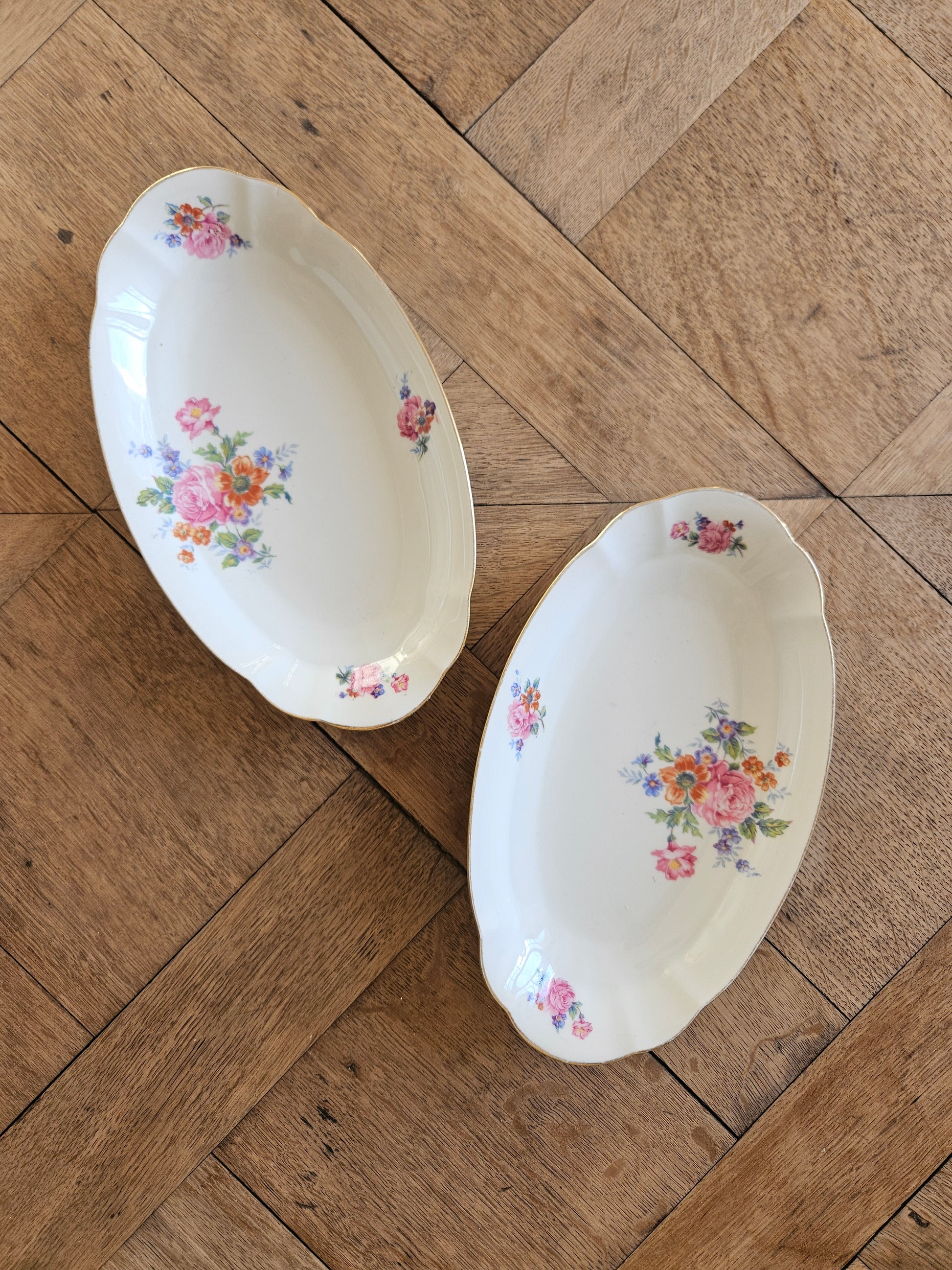 Lot de 2 raviers anciens en porcelaine au décor fleuri style shabby chic