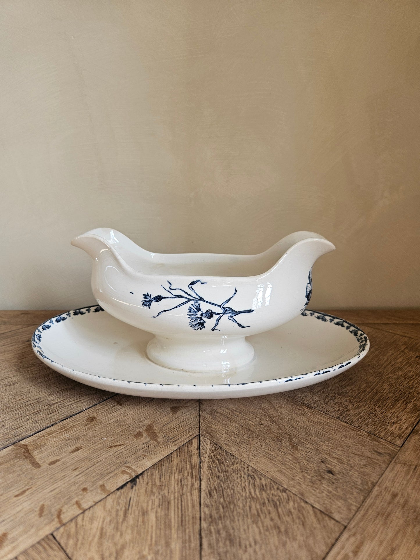 Sauciere vintage modèle Carmen de la manufacture Sarreguemines.