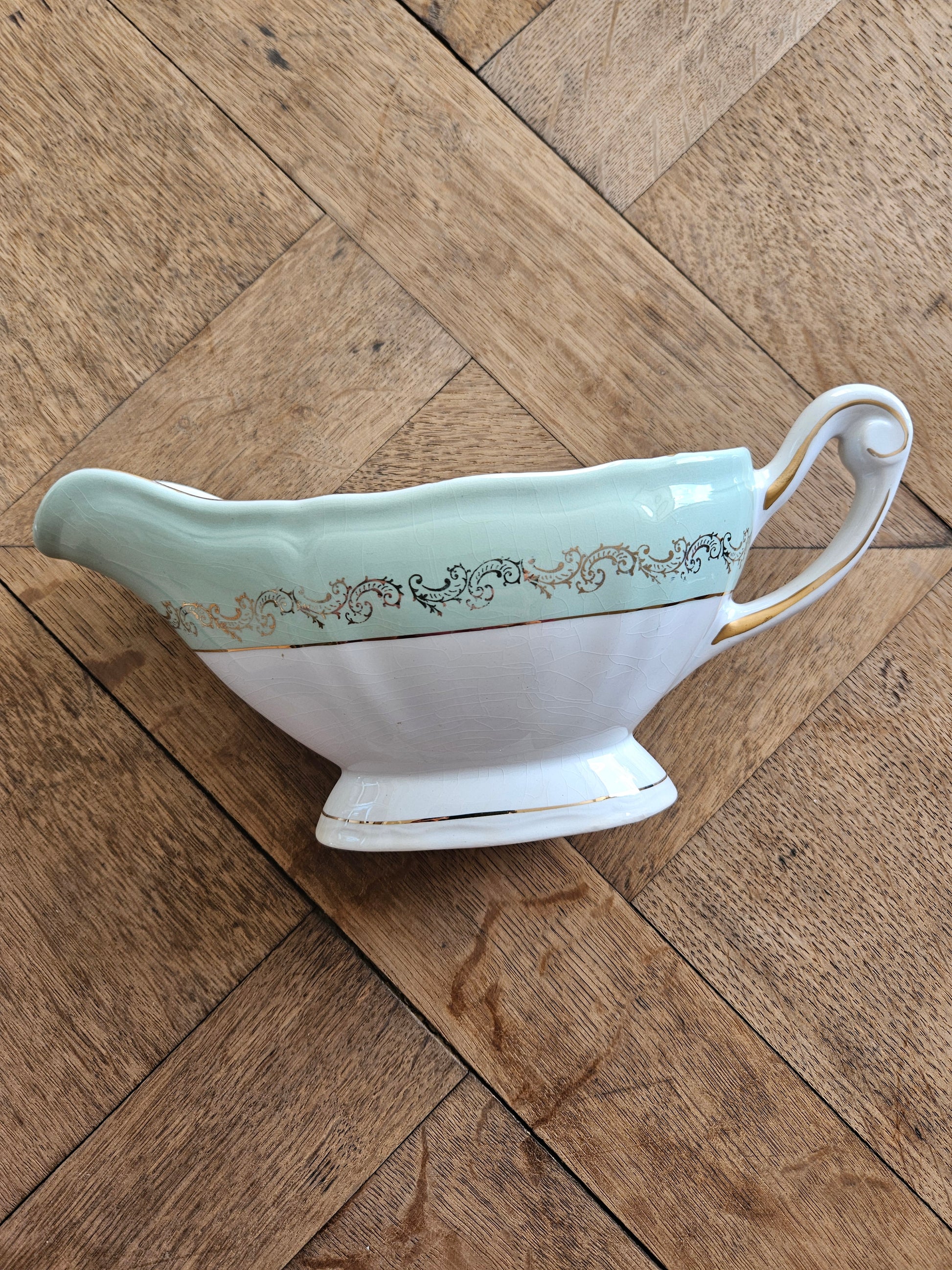 Saucière vintage L’Amandinoise, mint et dorée. Style shabby chic.