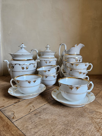 Service à thé vintage en porcelaine blanc et doré 
