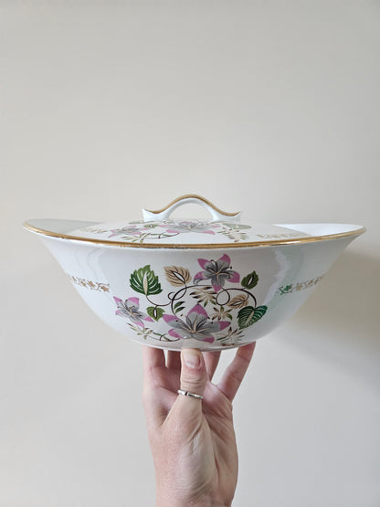 Soupière ancienne L’Amandinoise modèle Margaret. Style shabby chic. Vaisselle vintage.
