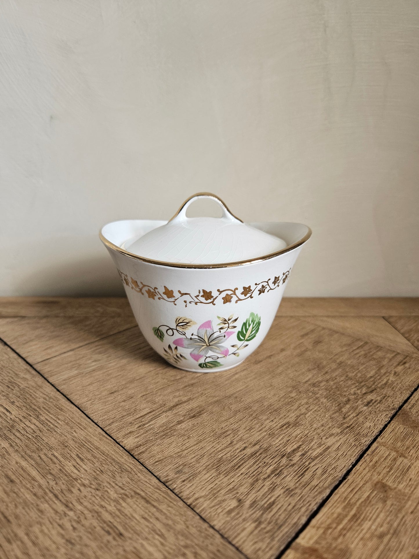 Sucrier vintage L’Amandinoise modèle fleuri Margaret. Style shabby chic.