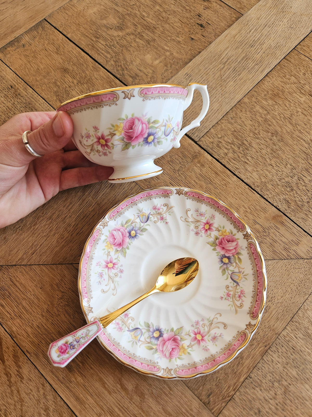 Tasse, sous-tasse et petite cuillère Windsor