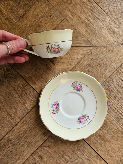 Tasse vintage style shabby chic. Sarreguemines modèle Huguette 