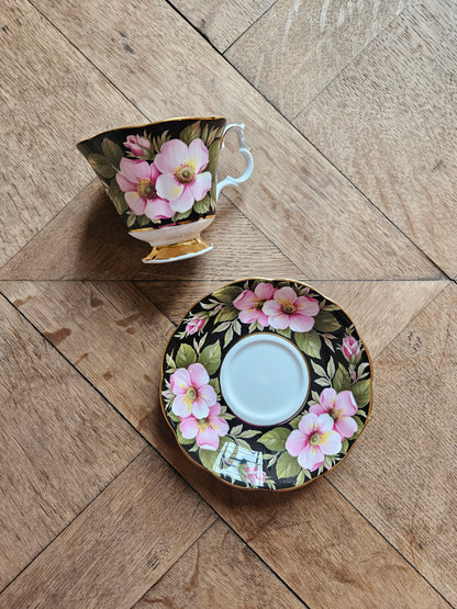 Tasse et sous-tasse vintage royal albert. Série provincial flowers. Modèle alberta rose. Porcelaine anglaise shabby chic.