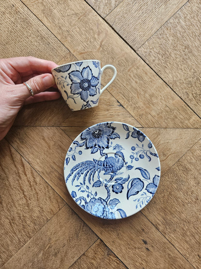 Tasse et sous-tasse vintage Villeroy et Boch modèle Paradiso. Fleurs et oiseau de paradis.