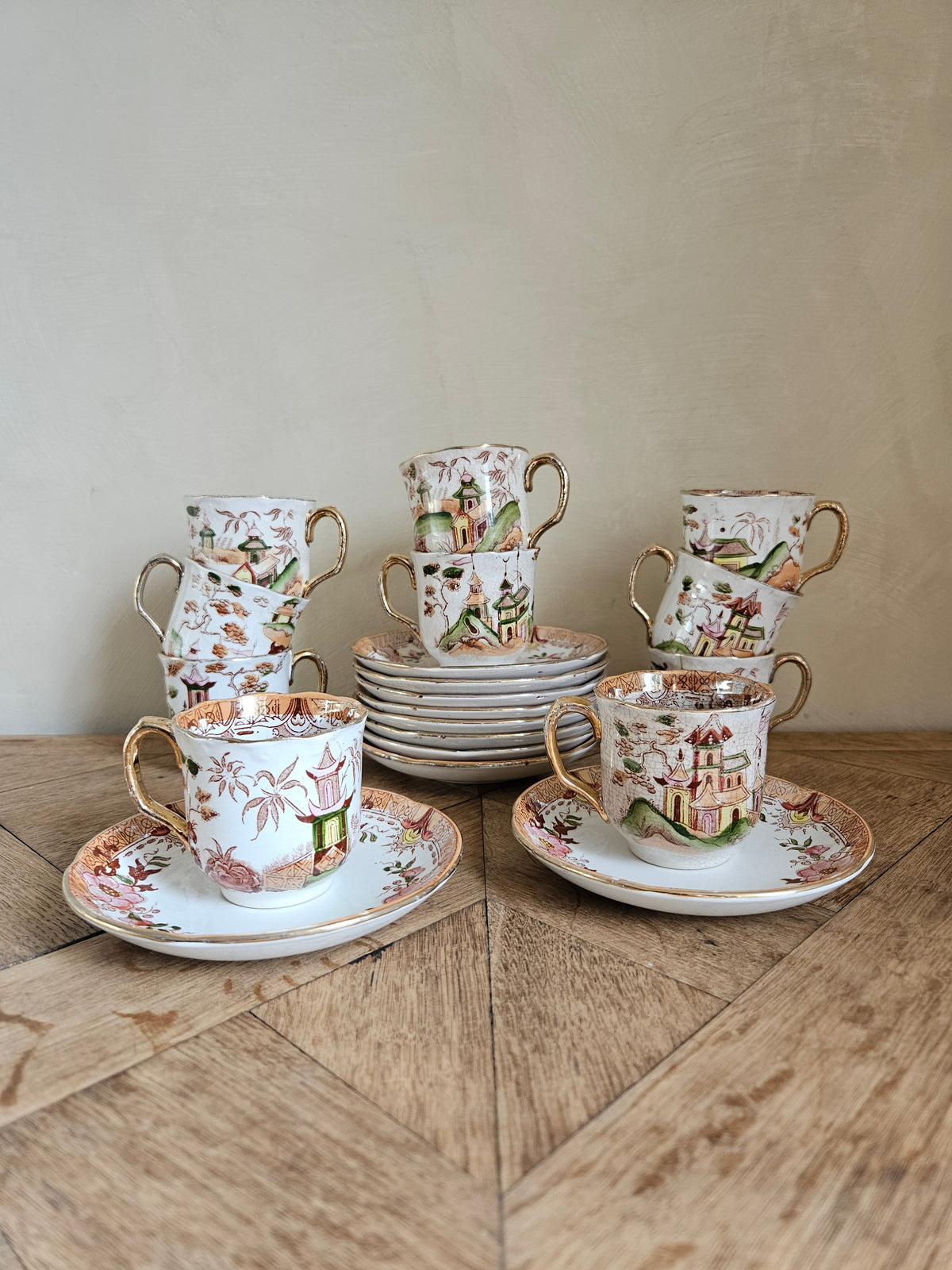 Tasses et sous tasses anciennes Digoin et Sarreguemines décor japonisant