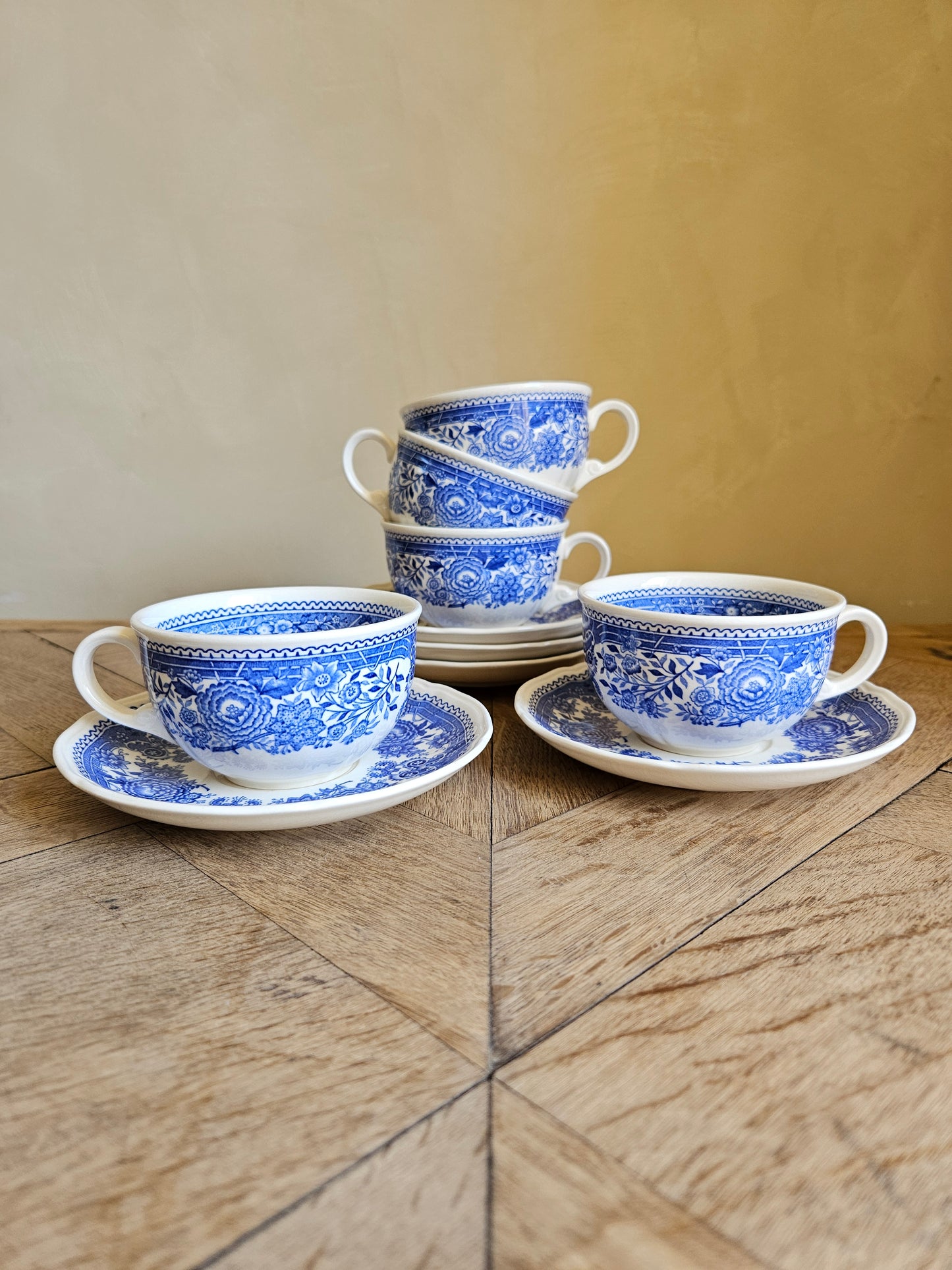 Lot de 5 tasses à thé anciennes Villeroy et Boch Burgenland