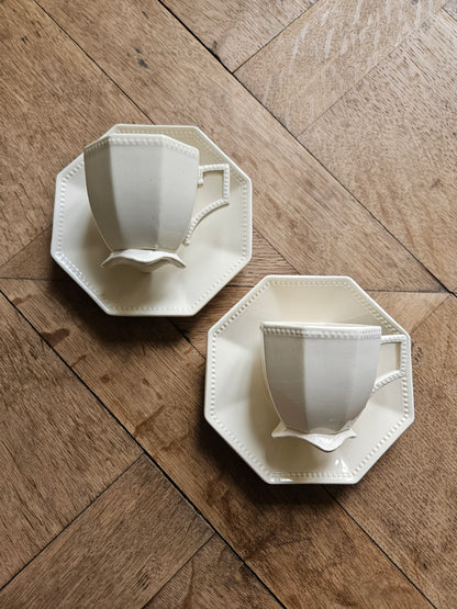 Lot de 2 tasses à café et sous-tasses anciennes Sarreguemines octogonales perlées. 