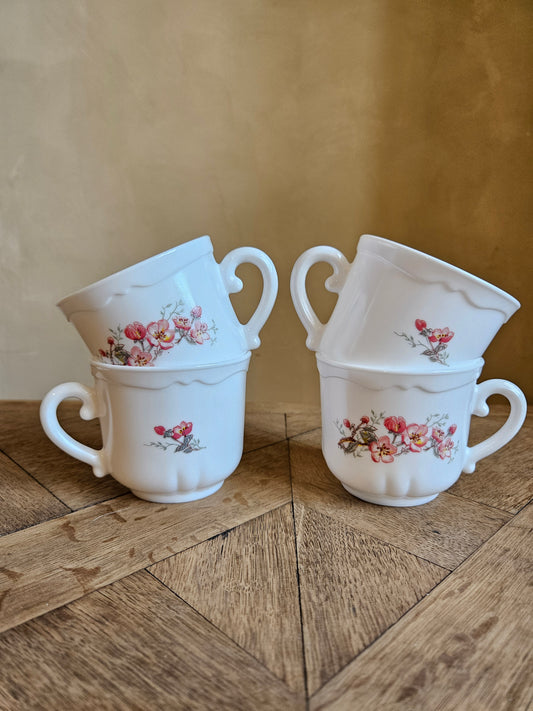Lot de 4 tasses vintage arcopal Florentine. Fleurs de cerisier.