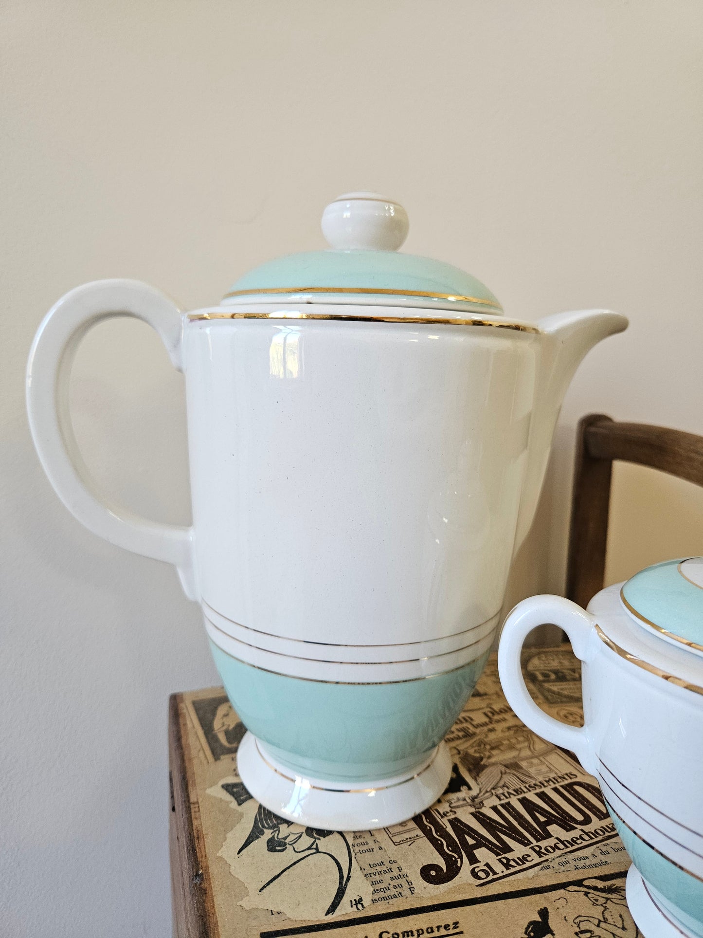 Théière ancienne K&G Lunéville modèle Régence. Vert mint et dorure. Shabby chic.