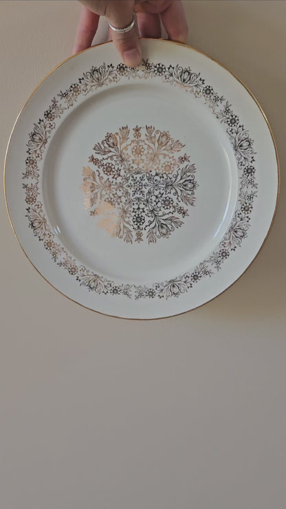 Assiettes plates fleurs dorées