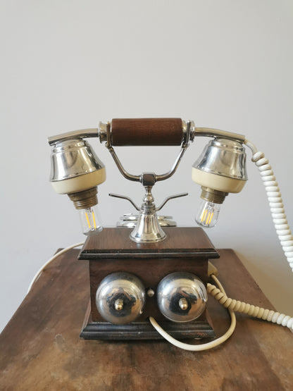 Lampe téléphone vintage en bois