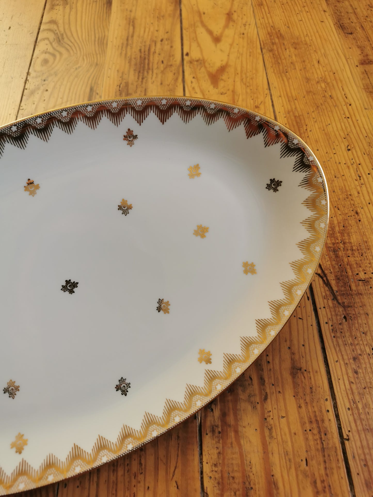 Plat ovale porcelaine de Limoges, R. Leclair
