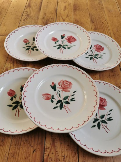 Assiettes plates Badonviller, rose rouge