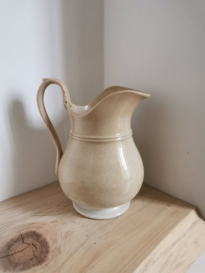 Broc ancien en terre de fer, Choisy-le-Roi