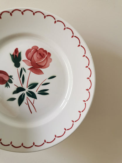 Assiettes plates Badonviller, rose rouge