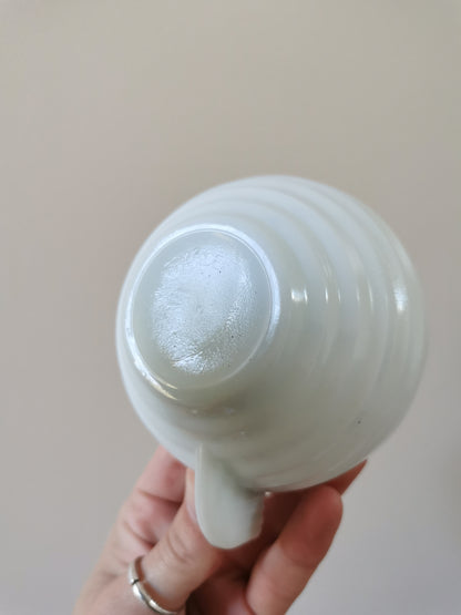 Tasses en opaline, bleu glacier