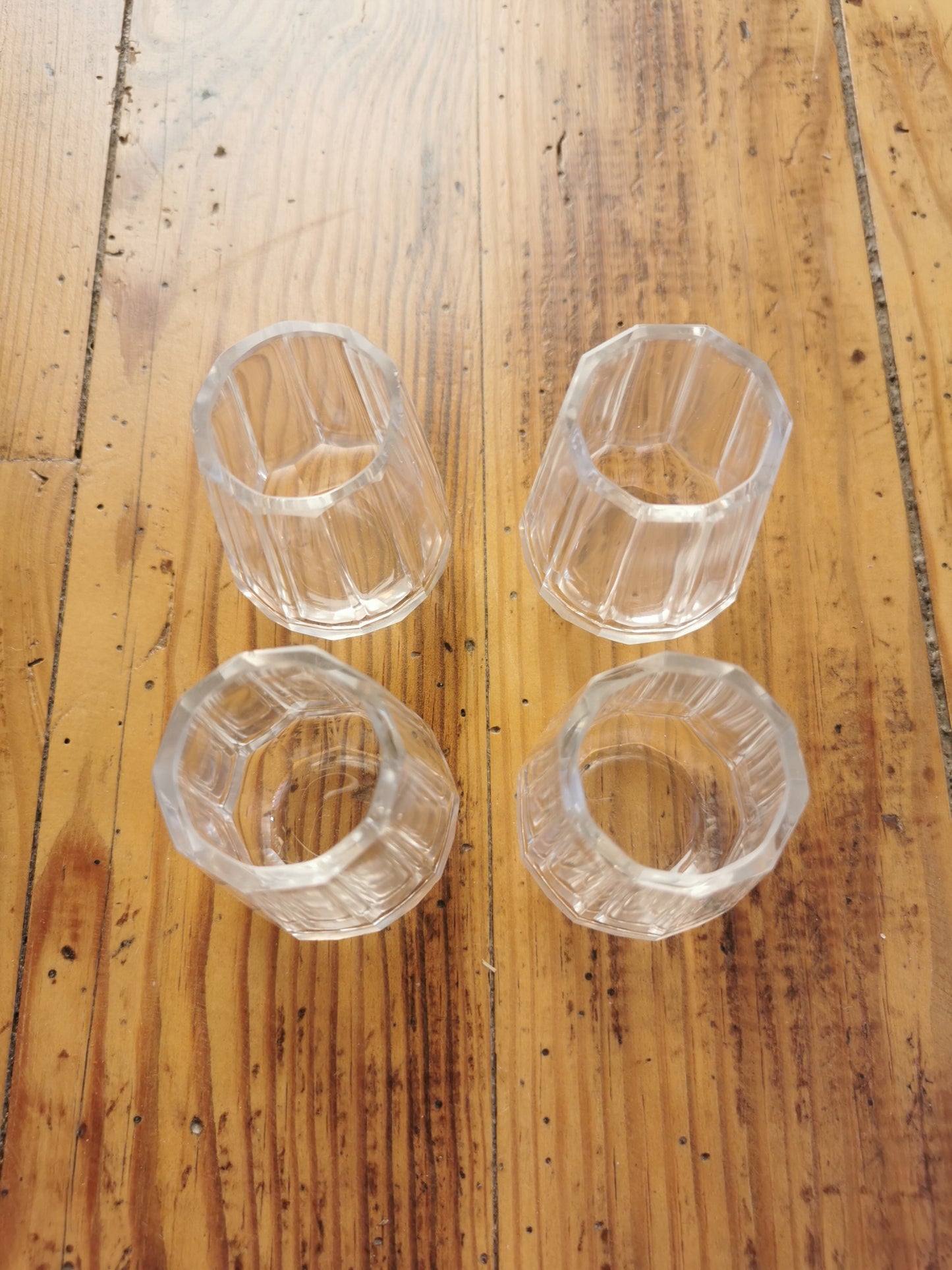 Verres à digestif, à facettes
