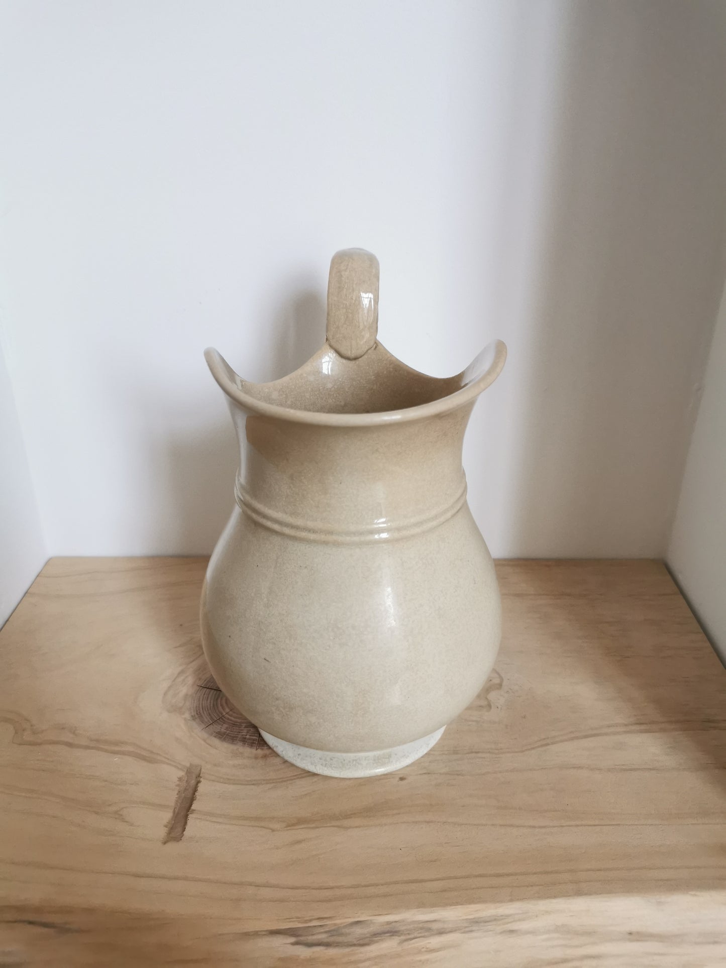 Broc ancien en terre de fer, Choisy-le-Roi