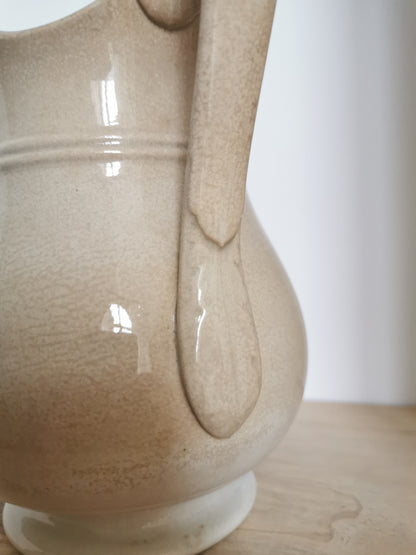 Broc ancien en terre de fer, Choisy-le-Roi