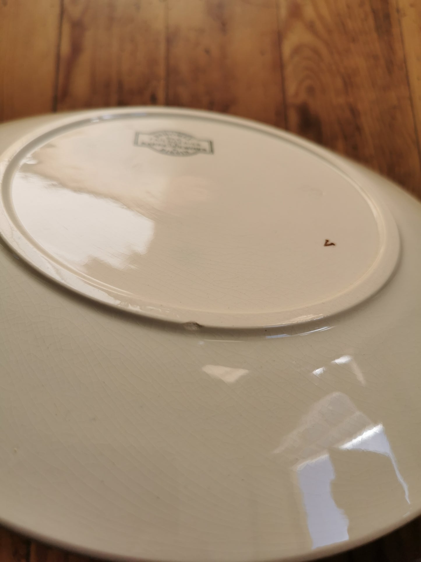 Assiettes plates anciennes dépareillées, décors arabisants
