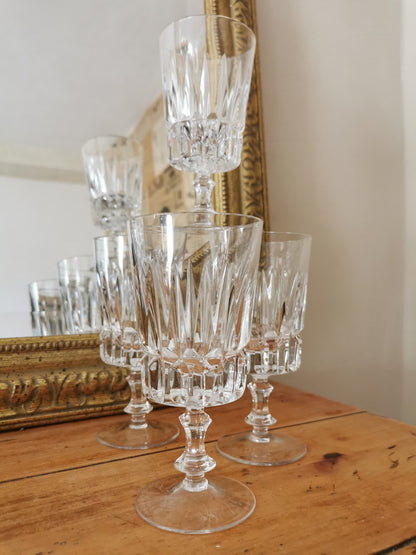 Verres à pied en cristal