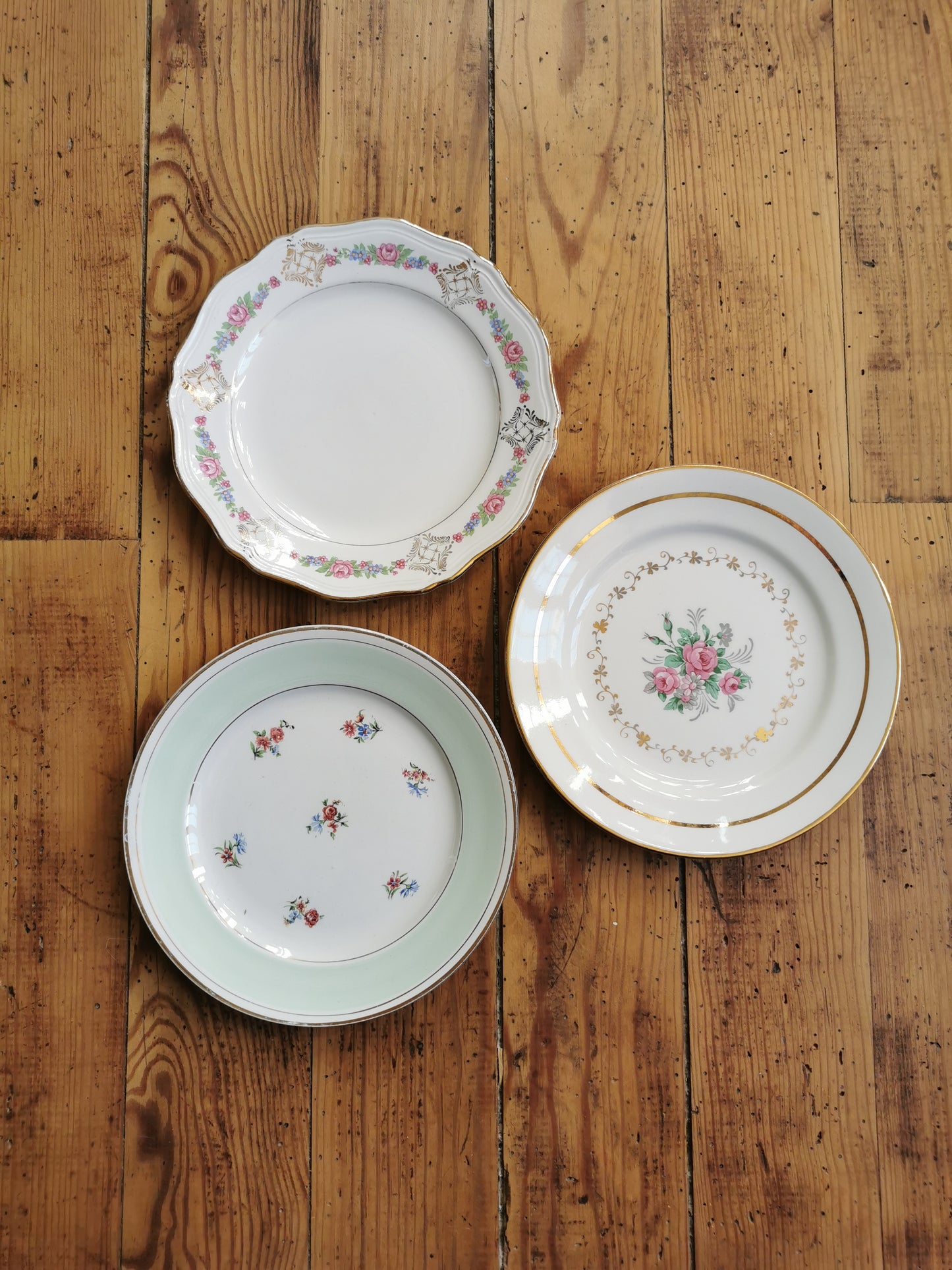 Assiettes à dessert dépareillées, mint & fleurs