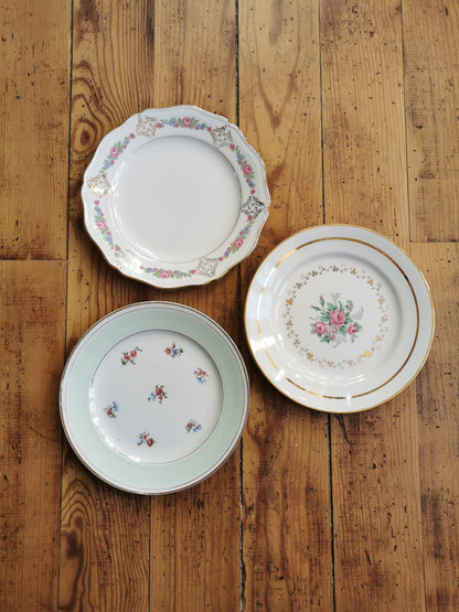 Assiettes à dessert dépareillées, mint & fleurs