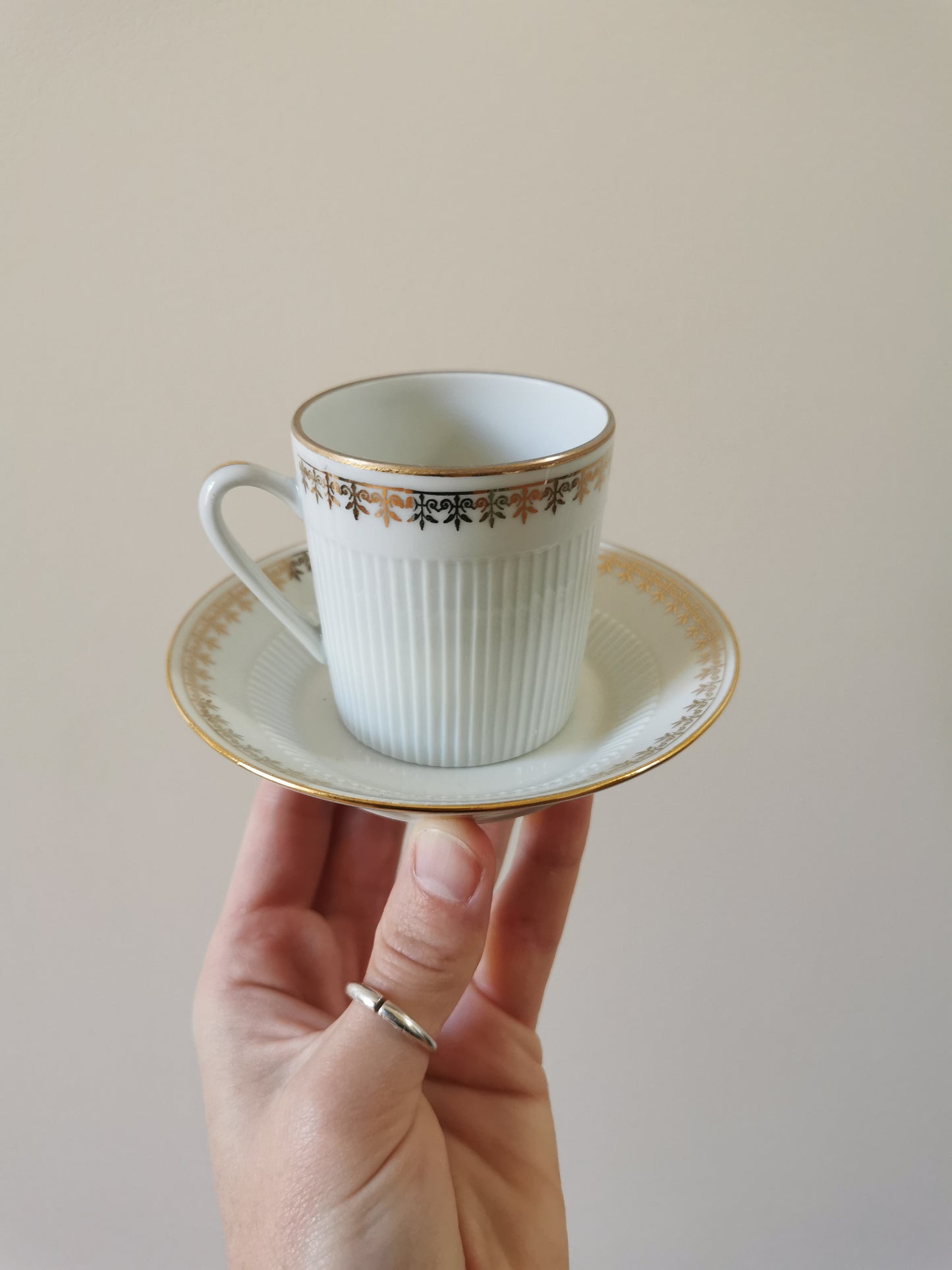 Tasses à café en porcelaine, blanches et dorées