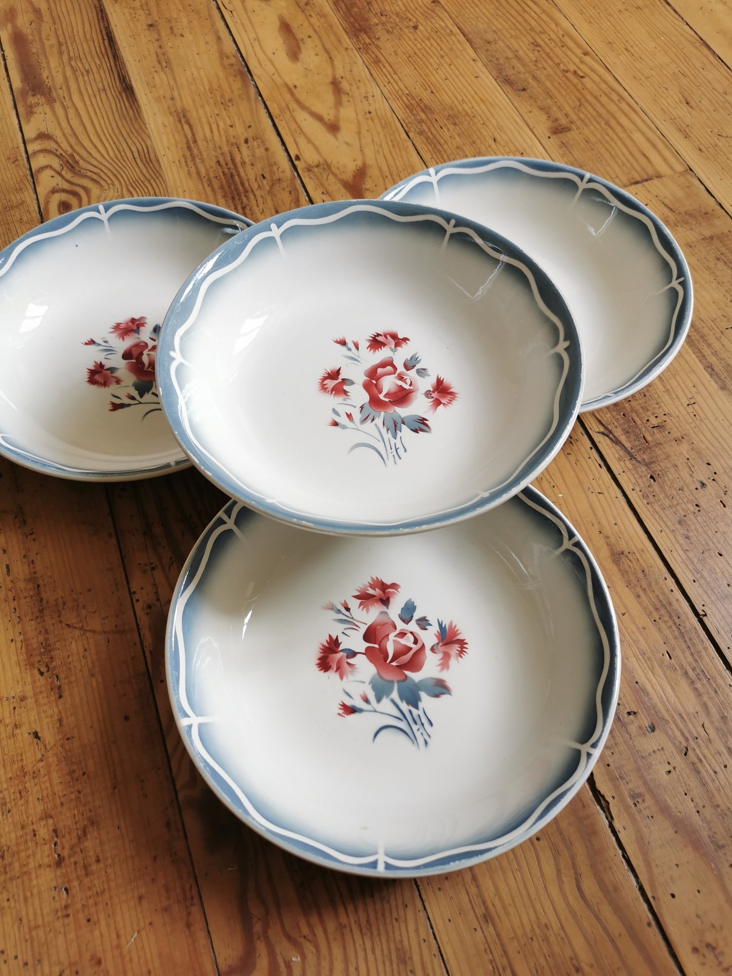 Assiettes calottes Digoin, Nina Rosa