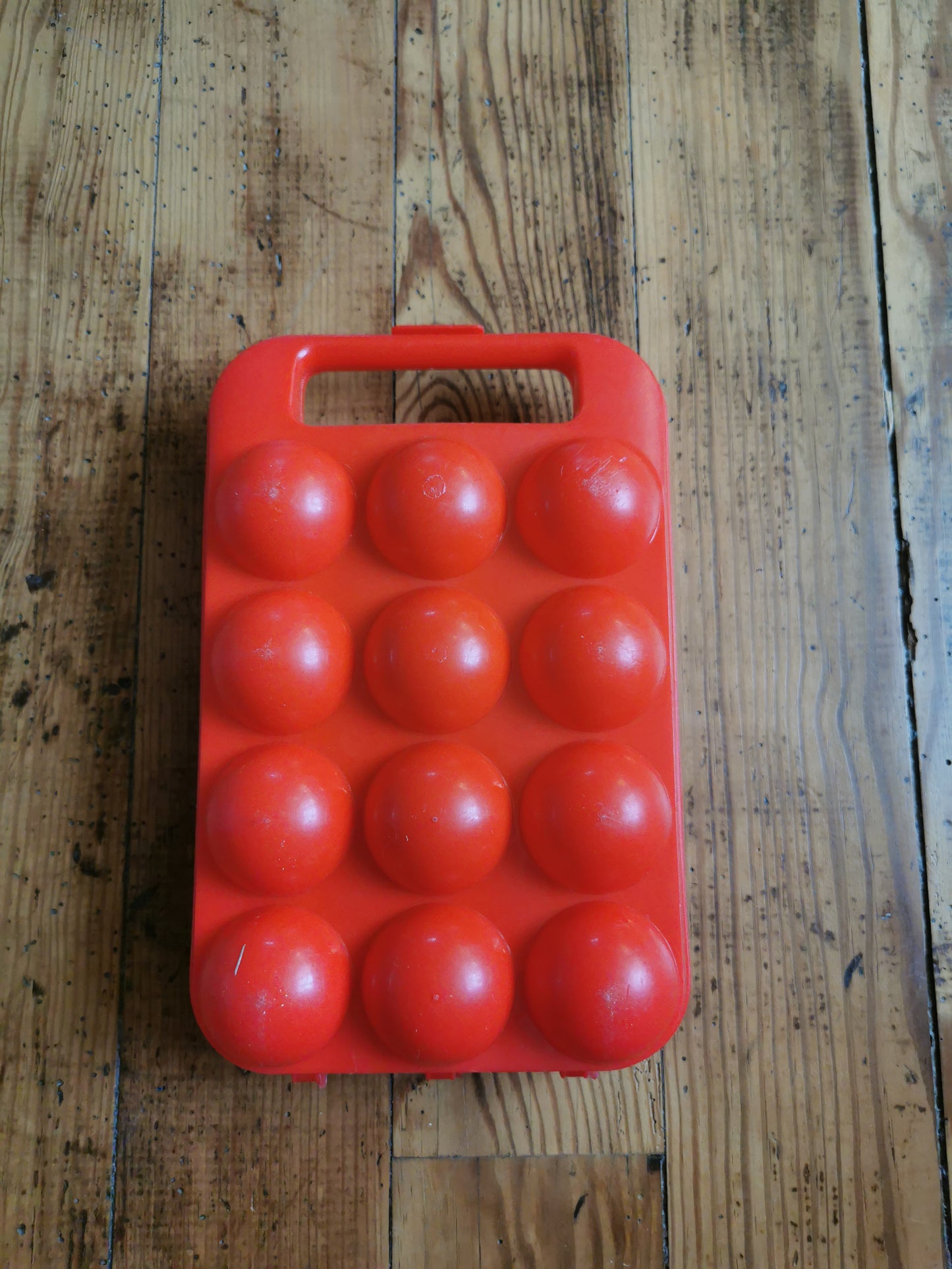 Boîte à œufs vintage, rouge