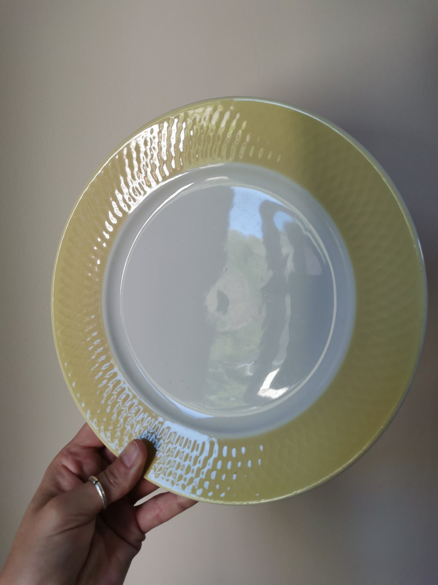 Assiettes plates vintage Moulin des Loups, jaunes